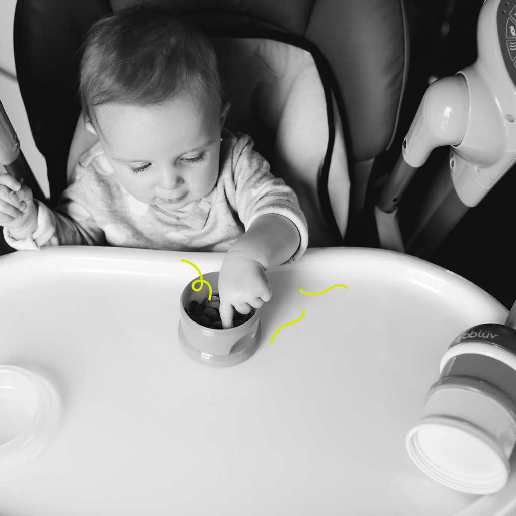 When should I introduce snacks to my baby? || À quand les collations pour un nourrisson ?